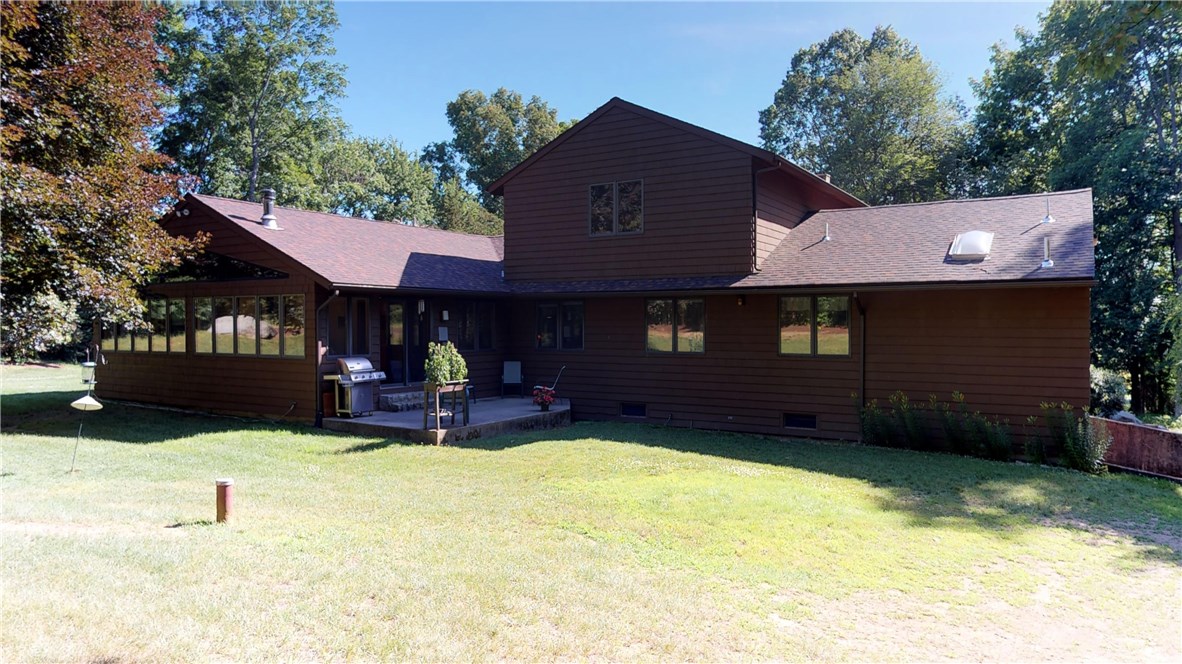 185 Harris Road Smithfield, RI 02917 - Photo 5 of 40 Gallery Image 5
