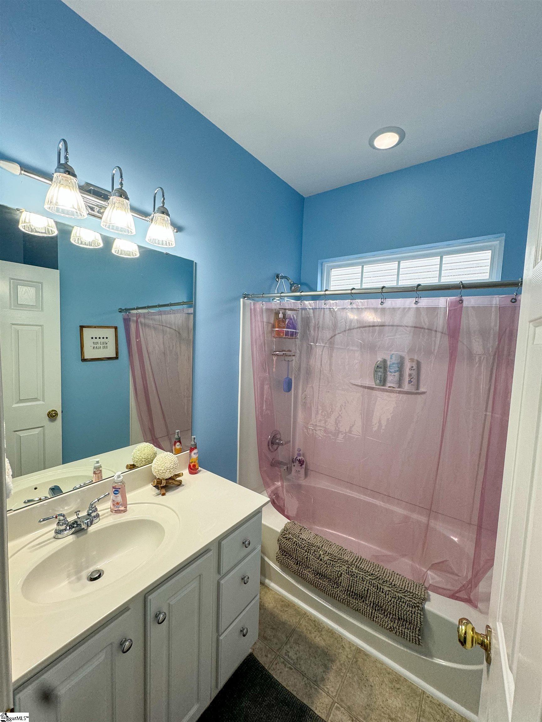 116 Ledgewood Way Easley, SC 29642 - Photo 14 of 20 Gallery Image 14