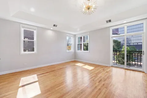 $3,800 | 814 West Hubbard Street, Unit 4, Chicago, IL 60642