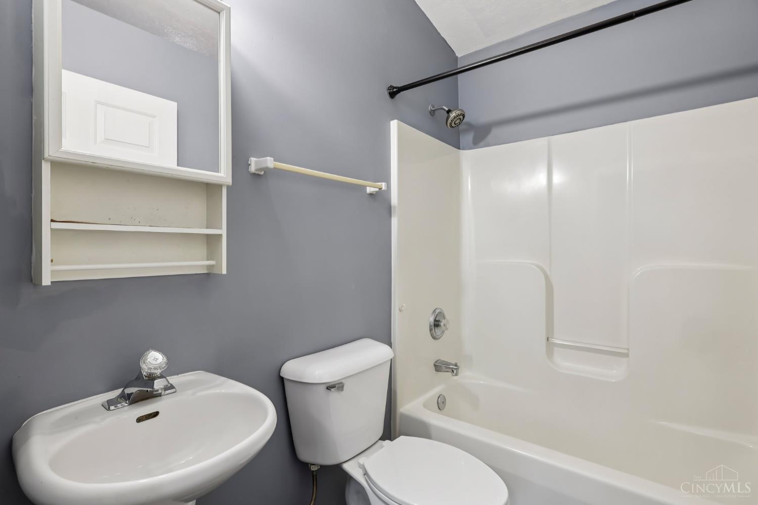 820 Compton Road, Unit 6 Cincinnati, OH 45231 - Photo 20 of 25