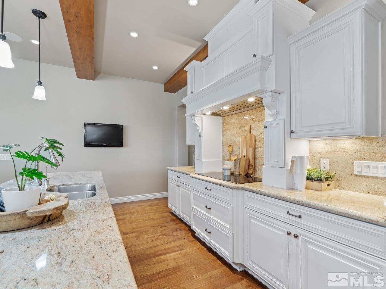 20636 Chanson Way Reno, NV 89511 - Photo 10 of 40 Photo 10