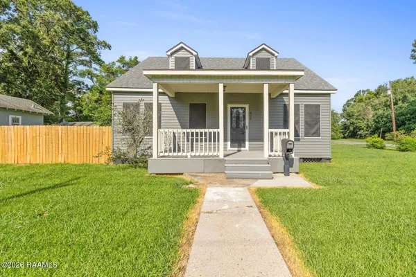 $185,000 | 825 North Ave H, Crowley, LA 70526