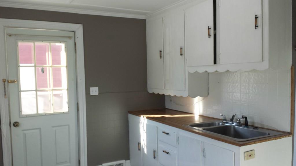 17 Silvermount Street Waterville, ME 04901 - Photo 2 of 19 Photo