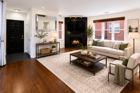 $365,000 | 715 West Eastman Street, Chicago, IL 60610