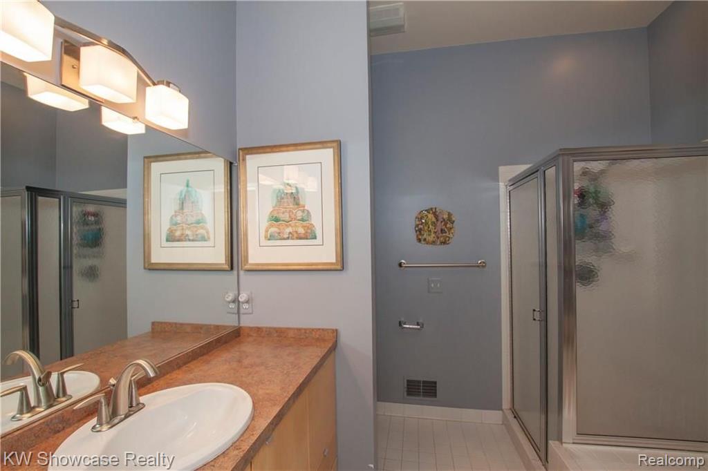 30113 Meadow Ridge South Farmington Hills, MI 48334 - Photo 7 of 12