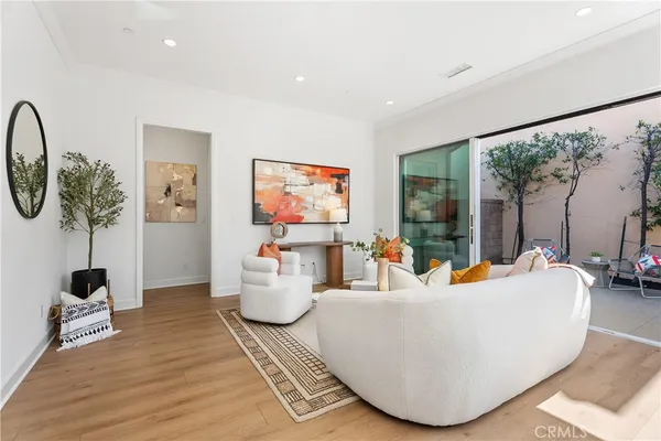 $1,799,000 | 124 Hargrove, Irvine, CA 92620