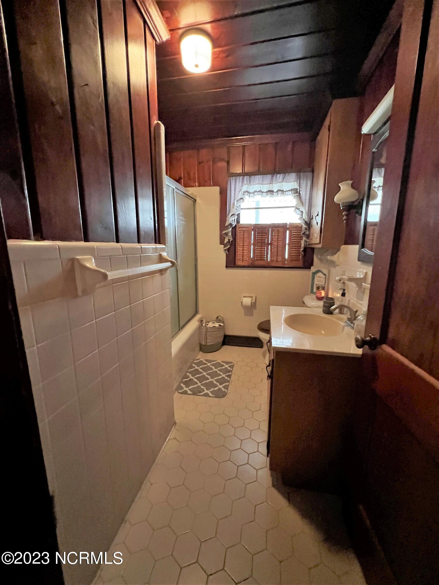 4586 River Road Washington, NC 27889 - Photo 34 of 41 Full Bath 2