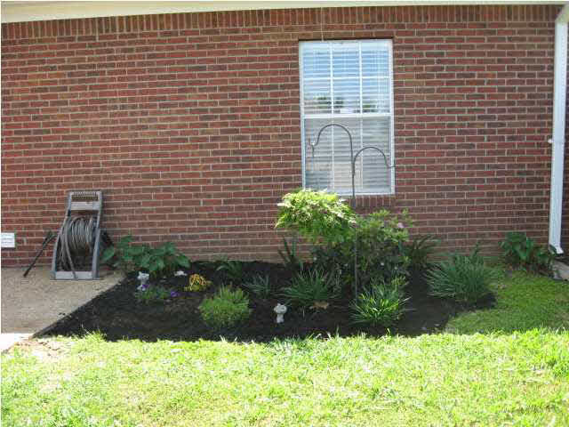 301 White Sand Road Florence, MS 39073 - Photo 22 of 24 LOWER GARDEN BY PATIO