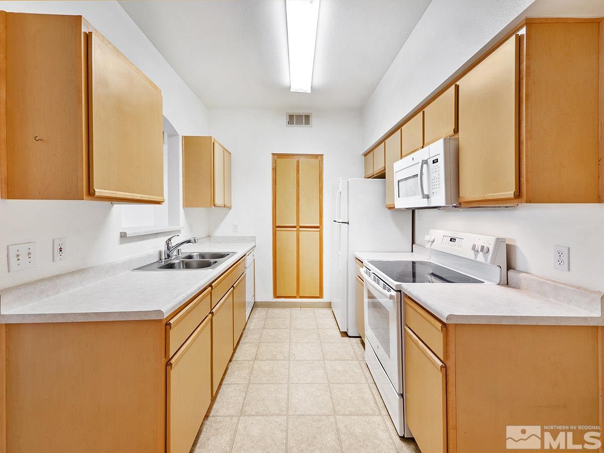6850 Sharlands Avenue, Unit W1136 Reno, NV 89523 - Photo 12 of 34 Photo 12