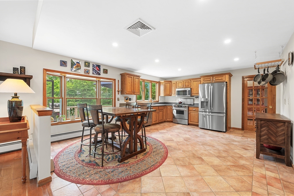 336 Simpson Road Marlborough, MA 01752 - Photo 5 of 42 Gallery Image 5