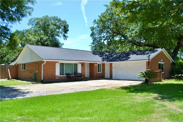 $265,000 | 727 Hutchinson Street, Mandeville, LA 70448