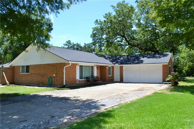 $265,000 | 727 Hutchinson Street, Mandeville, LA 70448