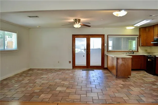 $265,000 | 727 Hutchinson Street, Mandeville, LA 70448