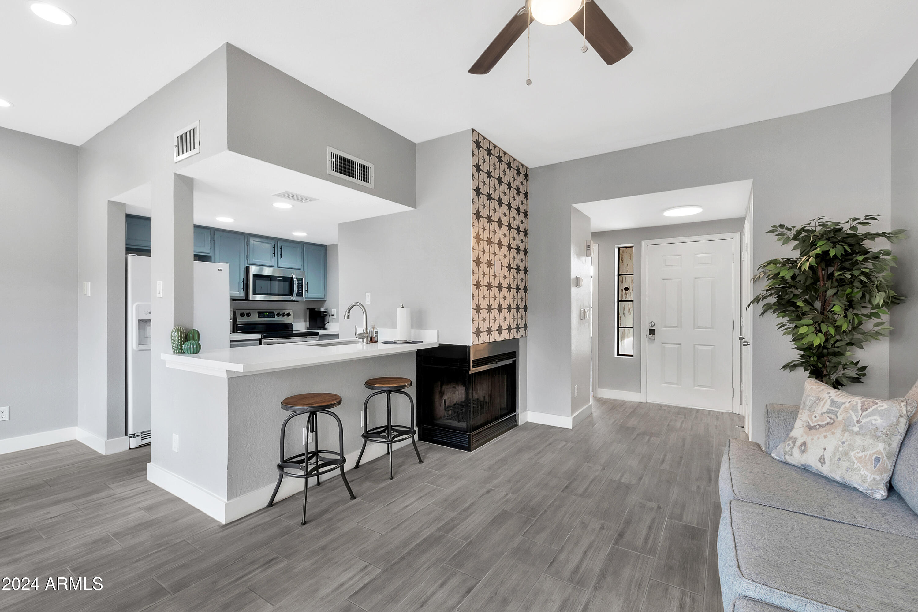 9711 East Mountain View Road, Unit 1516 Scottsdale, AZ 85258 - Photo 8 of 22 9711 E Mountain View Rd unit 1516-8