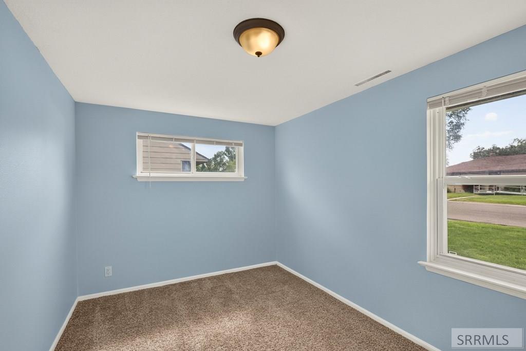 730 Balsam Street Pocatello, ID 83201 - Photo 18 of 37 Bedroom 1