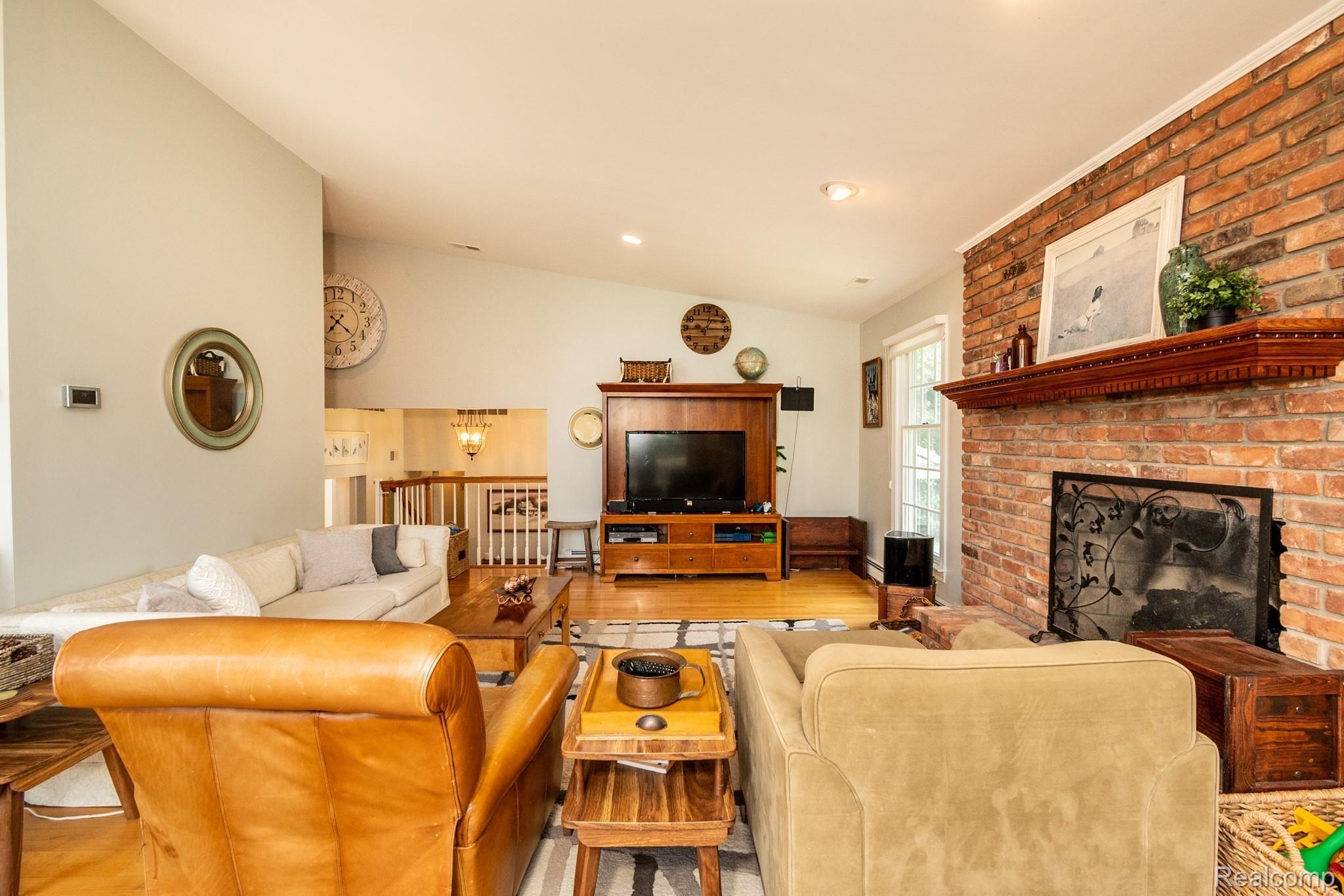 1475 Alter Road Milford, MI 48381 - Photo 22 of 59 023.jpg