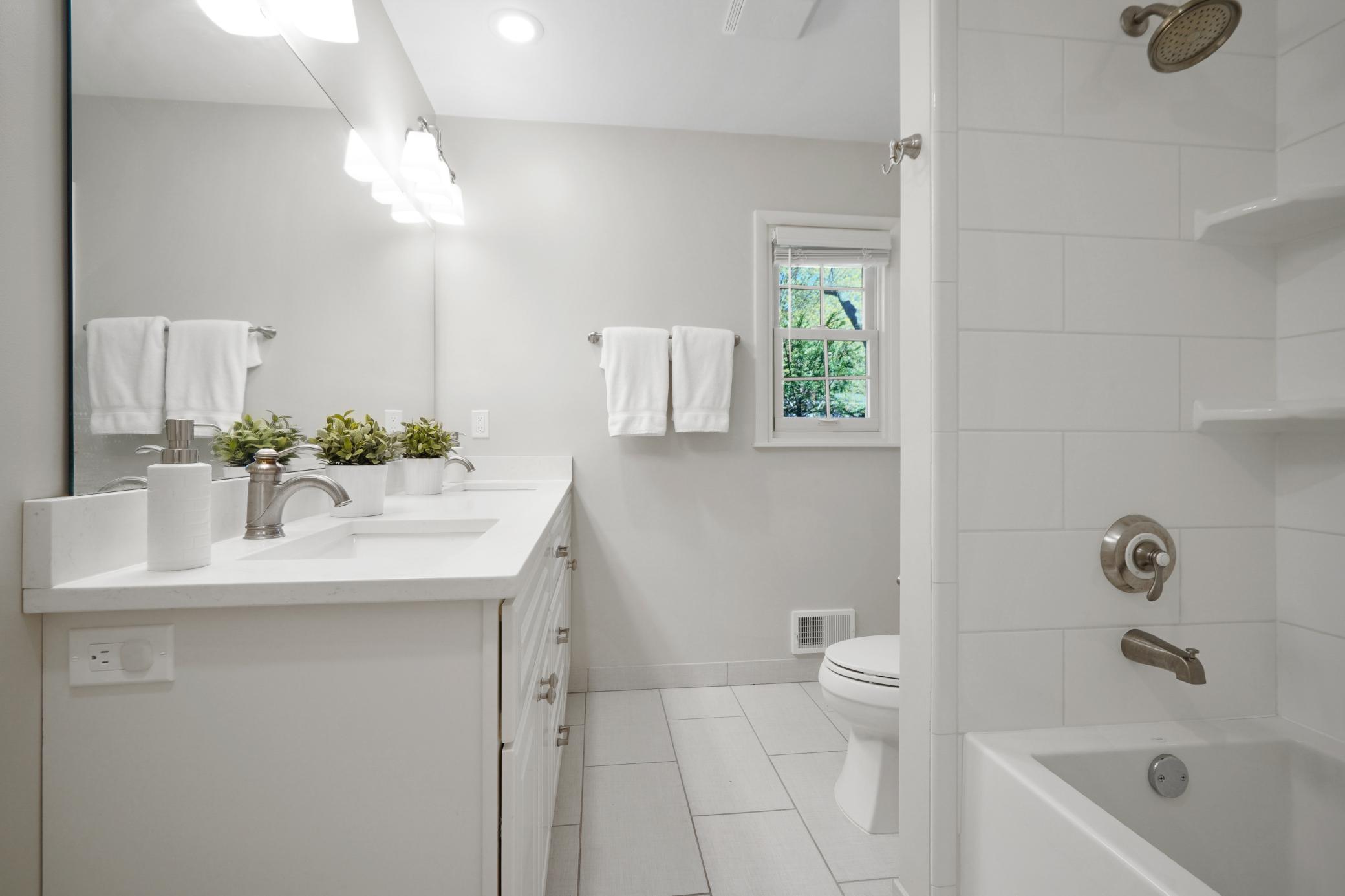17225 Manor Road Minnetonka, MN 55345 - Photo 23 of 41 Gallery Image 23