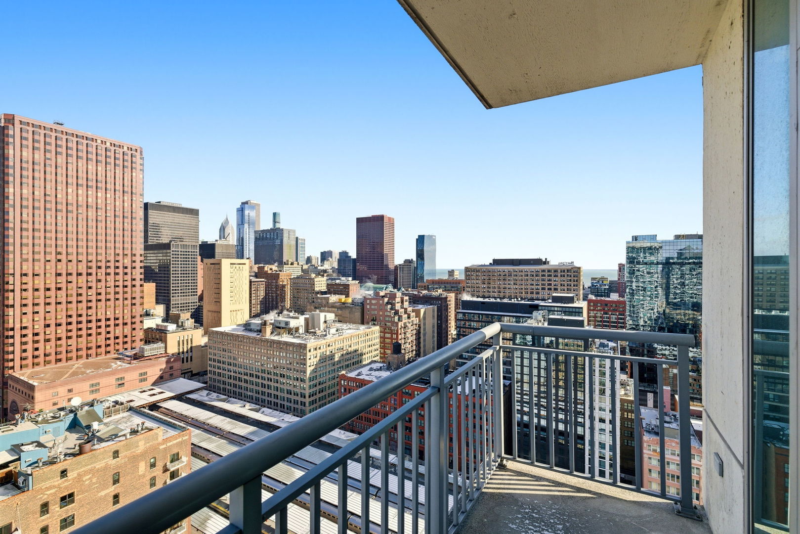 701 South Wells Street, Unit 2801 Chicago, IL 60607 - Photo 22 of 32 a view of city from balcony