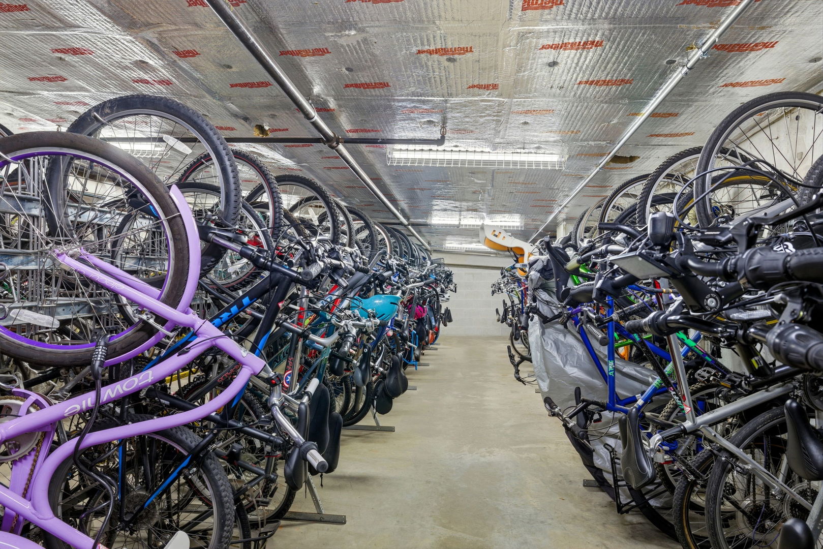 701 South Wells Street, Unit 2801 Chicago, IL 60607 - Photo 31 of 32 walk in outdoor space with lots of water fountain