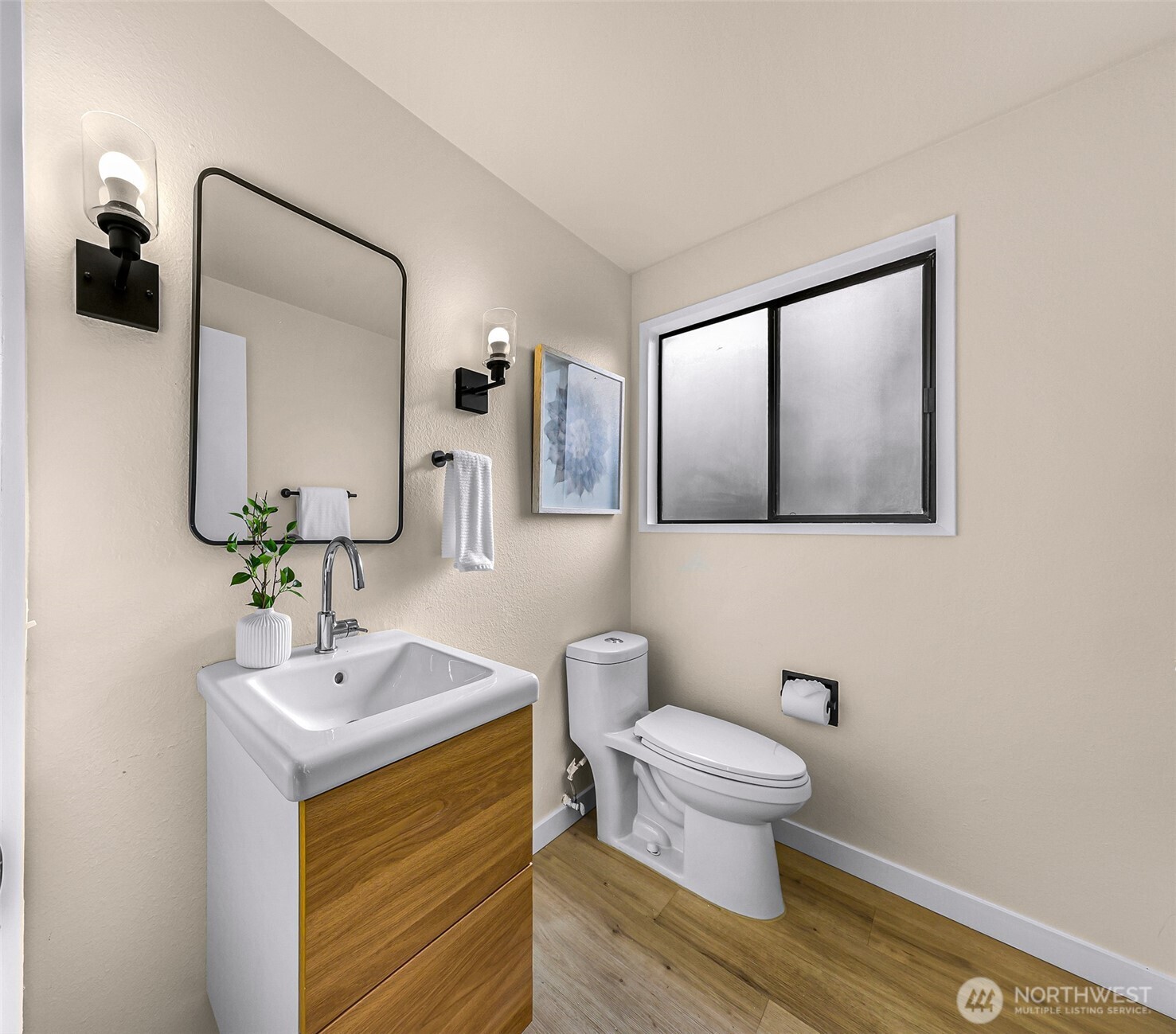 12943 Southeast 68th Street Bellevue, WA 98006 - Photo 19 of 38