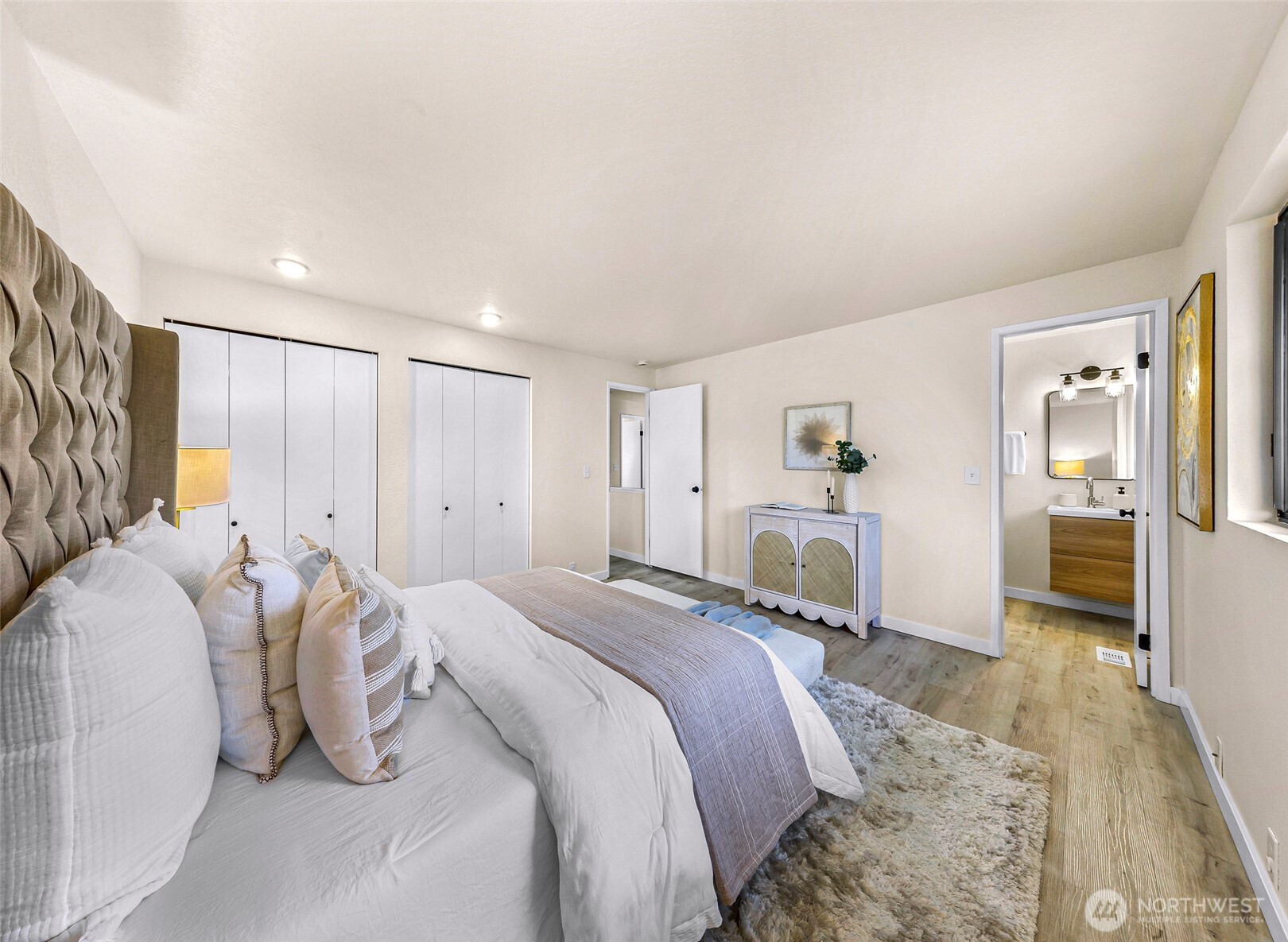 12943 Southeast 68th Street Bellevue, WA 98006 - Photo 21 of 38