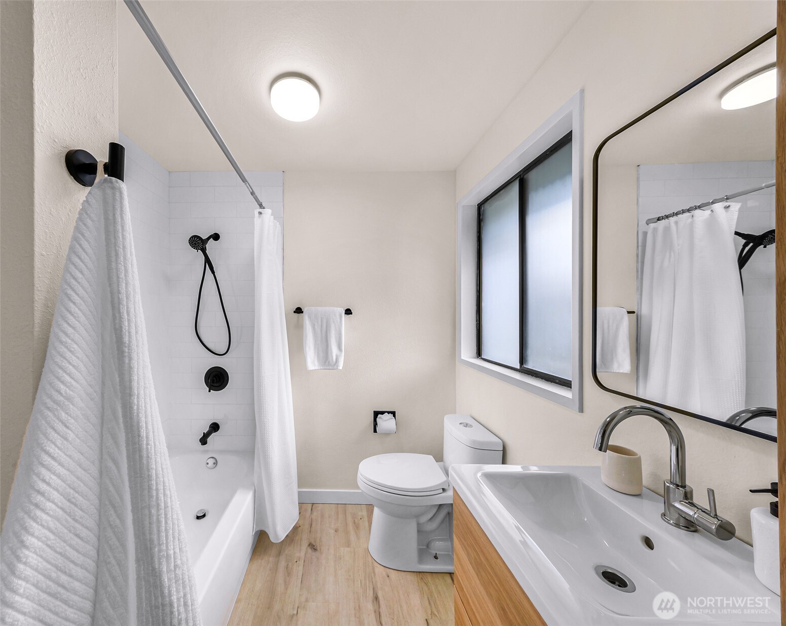 12943 Southeast 68th Street Bellevue, WA 98006 - Photo 29 of 38