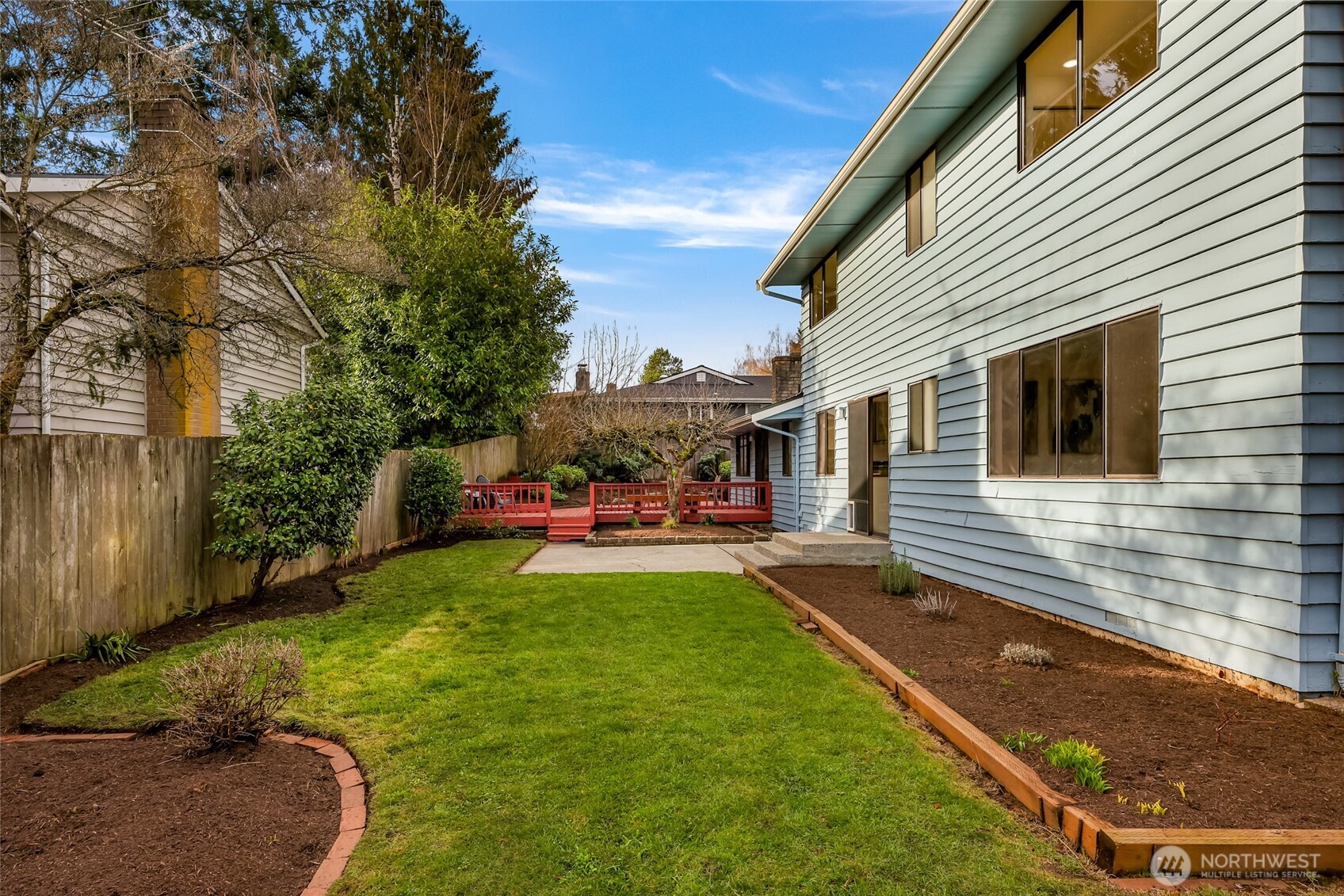 12943 Southeast 68th Street Bellevue, WA 98006 - Photo 35 of 38