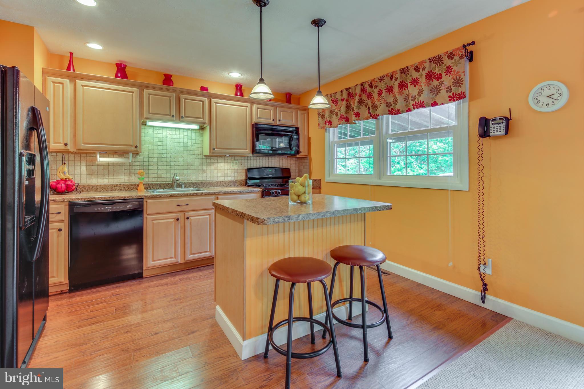505 Garnett Road Joppa, MD 21085 - Photo 2 of 29 Kitchen w/ island