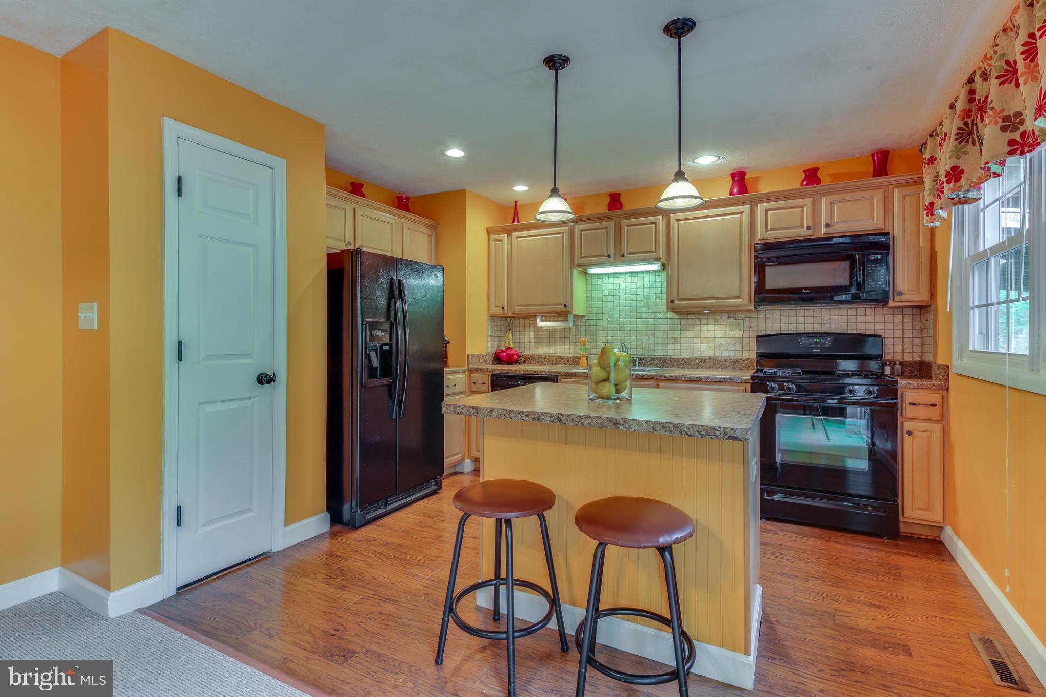 505 Garnett Road Joppa, MD 21085 - Photo 12 of 29 Kitchen w/ island