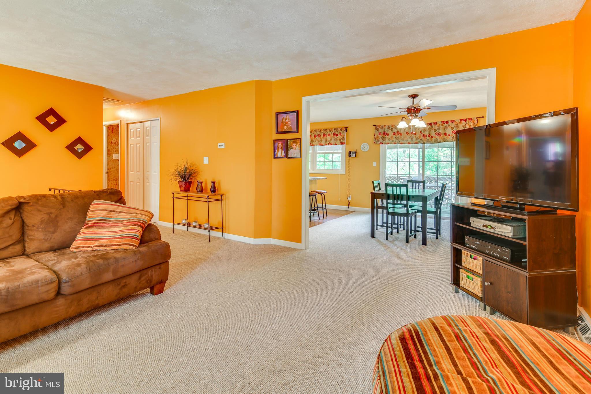505 Garnett Road Joppa, MD 21085 - Photo 17 of 29 Living Room