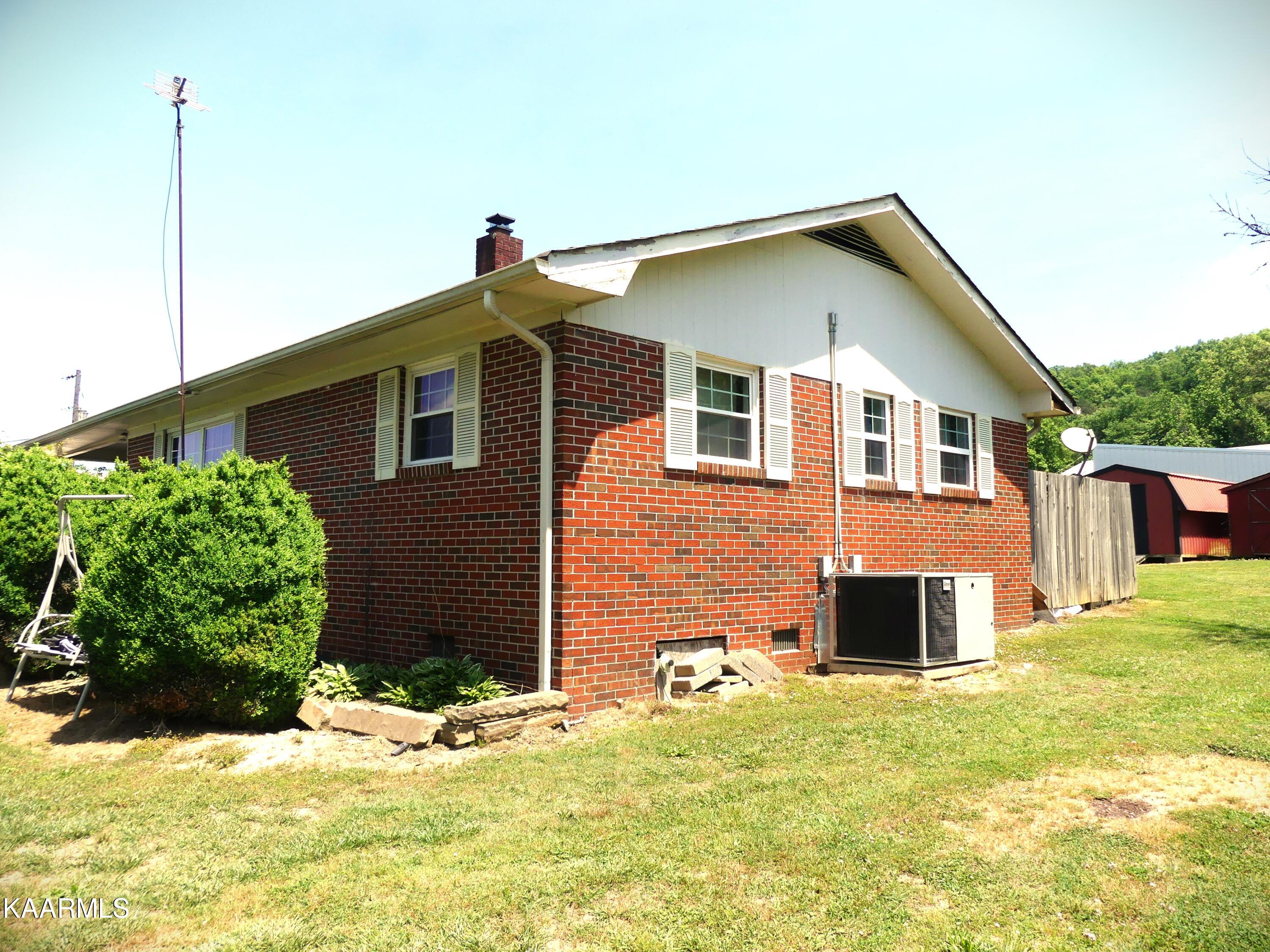 13100 North Nopone Valley Road Decatur, TN 37322 - Photo 5 of 19 13100nopone18