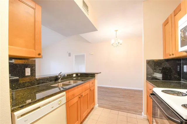 $2,100 | 14214 Fredricksburg Drive, Unit 108, Orlando, FL 32837