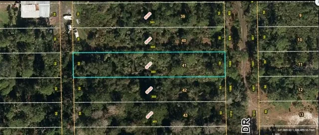 a view of a fence and machine