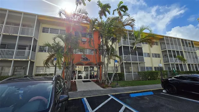 $1,600 | 16800 Northeast 15th Avenue, Unit 310, North Miami Beach, FL 33162
