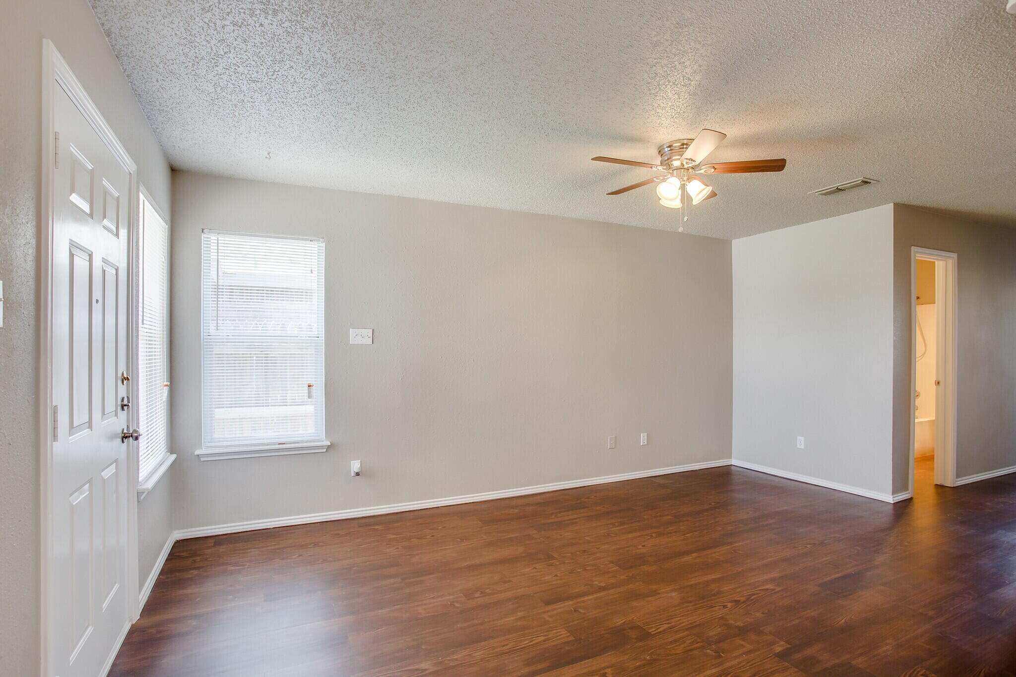 6312 21st Street Lubbock, TX 79407 - Photo 3 of 10 03