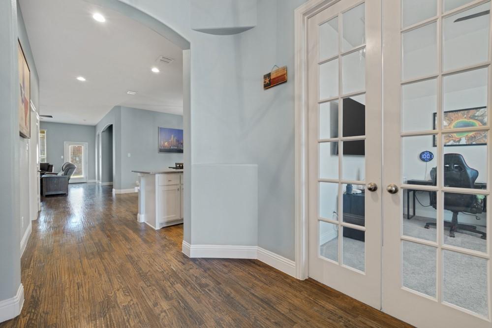 511 Ranchwood Drive Justin, TX 76247 - Photo 4 of 31 Entry way with dedicated office or flex space