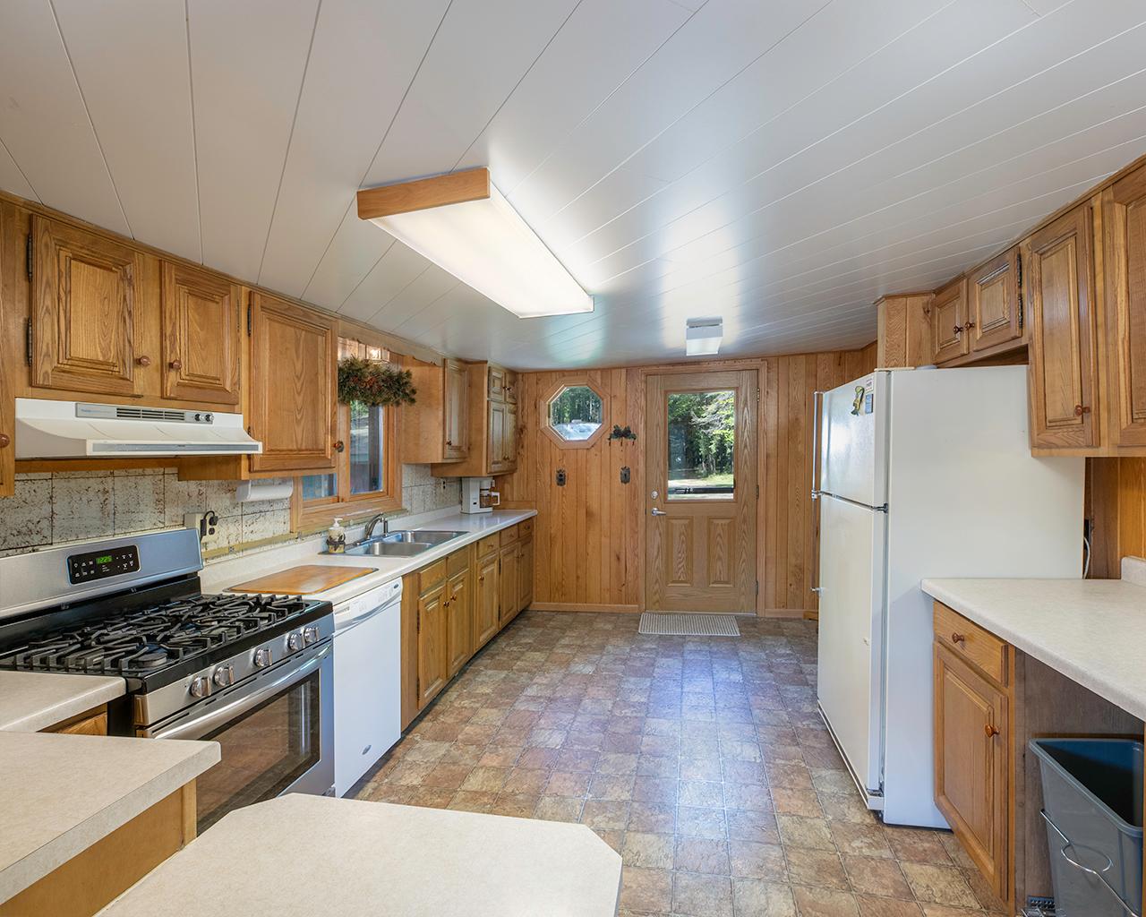 5758 Grills Landing Road Rhinelander, WI 54501 - Photo 3 of 30 Gallery Image 3