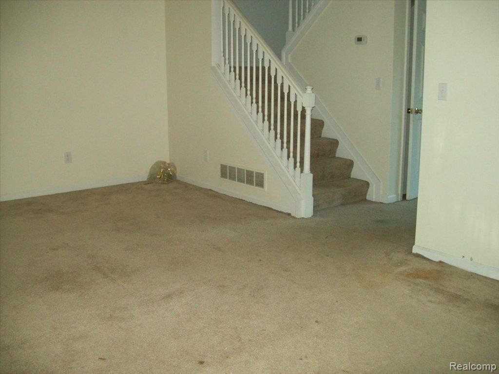 6030 Whittaker Road Ypsilanti, MI 48197 - Photo 10 of 13 LIVING ROOM