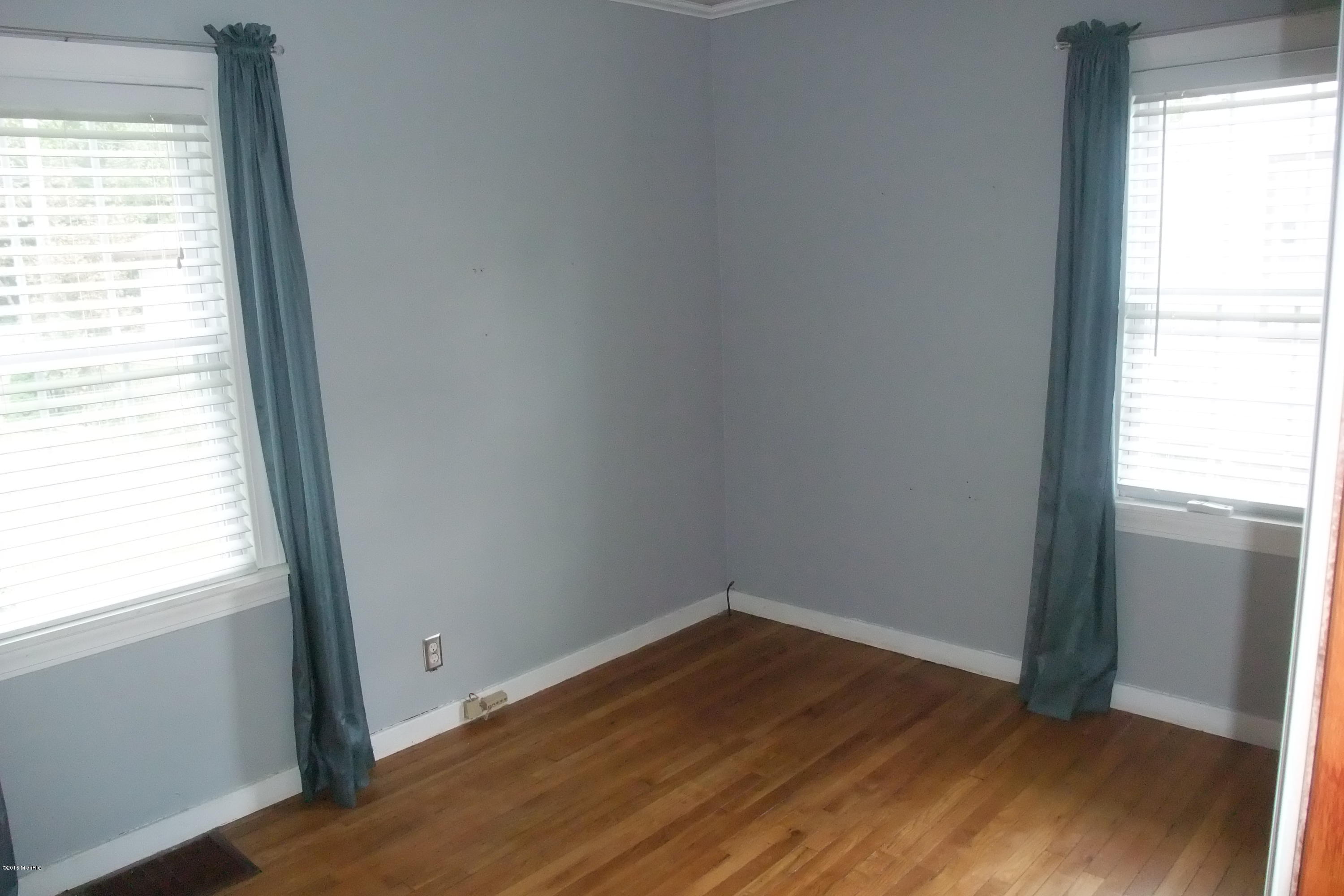 1364 Princeton Road Muskegon, MI 49441 - Photo 6 of 36 DSCF0012
