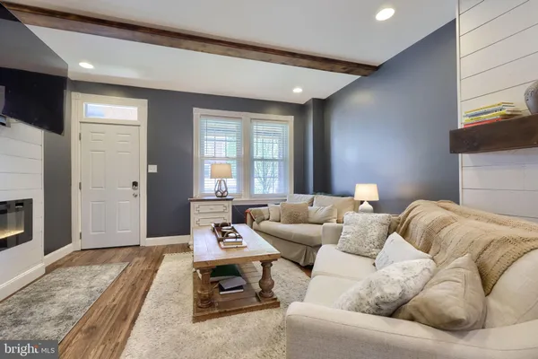 $310,000 | 355 East Ross Street, Lancaster, PA 17602
