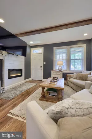 $310,000 | 355 East Ross Street, Lancaster, PA 17602