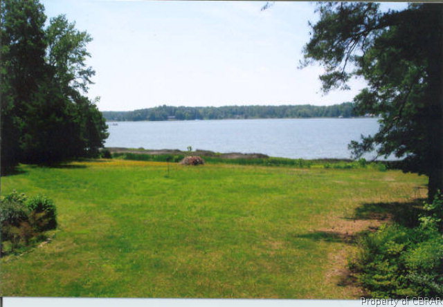 6914 Ware Neck Road Gloucester, VA 23061 - Photo 3 of 41