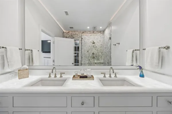$949,500 | 5310 Monticello Avenue, Dallas, TX 75206
