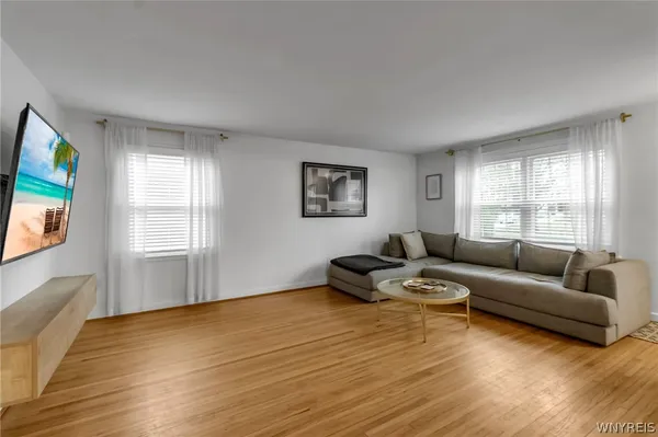 $339,900 | 278 Huxley Drive, Amherst, NY 14226