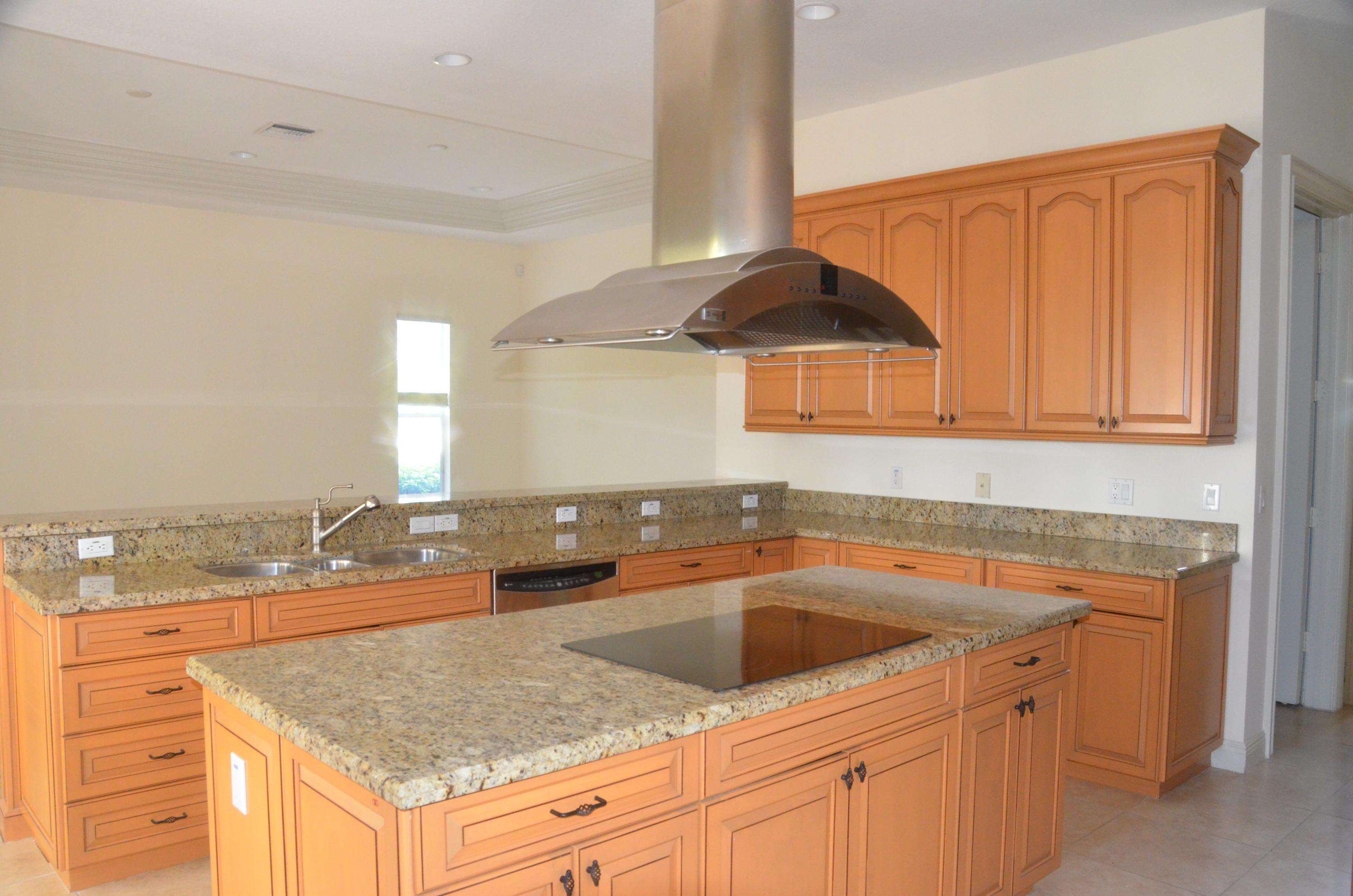 122 Edmor Road West Palm Beach, FL 33405 - Photo 14 of 59 image
