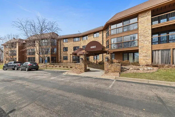 $269,900 | 6085 Rowland Road, Unit 312, Minnetonka, MN 55343