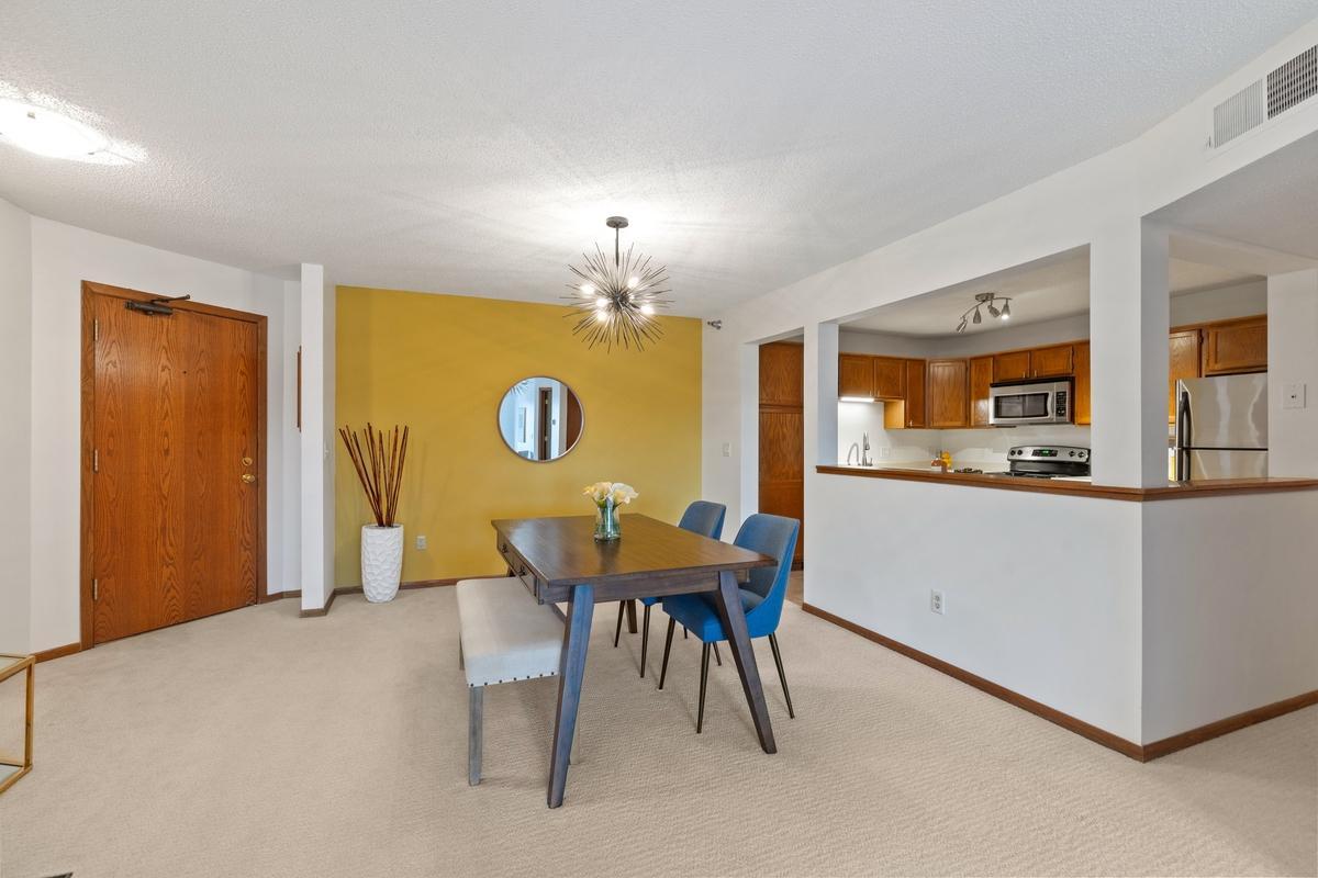 6085 Rowland Road, Unit 312 Minnetonka, MN 55343 - Photo 4 of 23