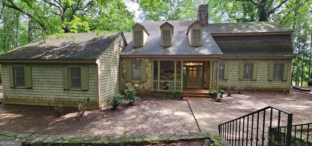 a front view of house