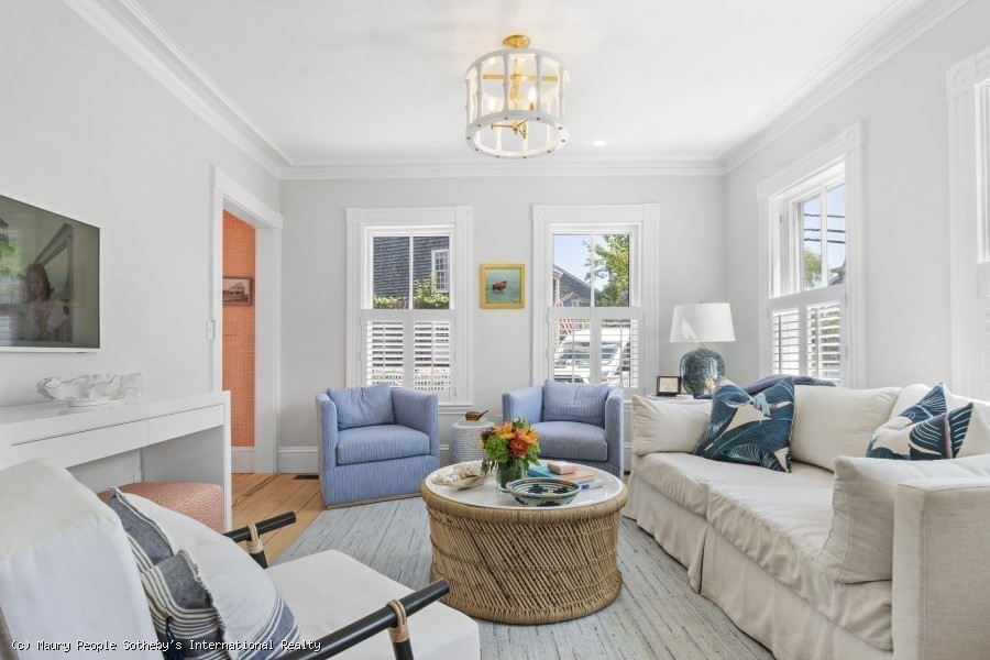 82 Centre Street Nantucket, MA 02554 - Photo 12 of 36