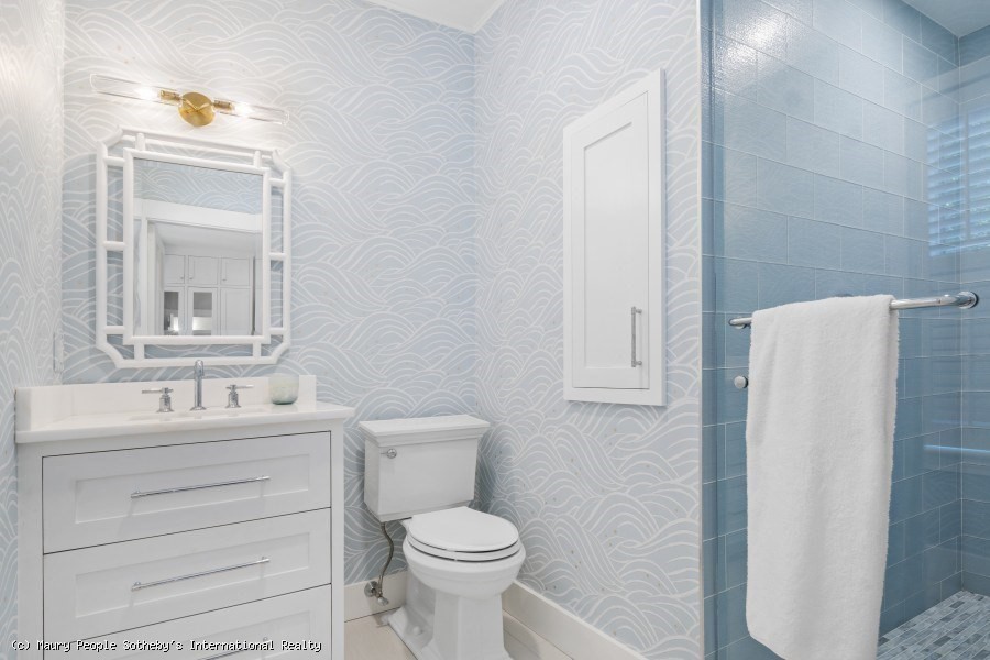 82 Centre Street Nantucket, MA 02554 - Photo 17 of 36